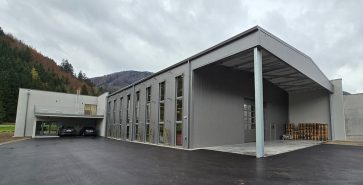 Produktions und Lagerhalle