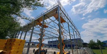 Mesarstvo Oblak Schwarzmann X Flachdach Zelthalle